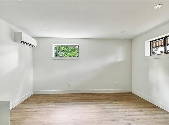2nd image of 2115 Danneel St #101