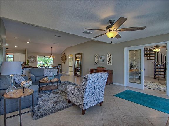 4th image of 907 Ramos Dr