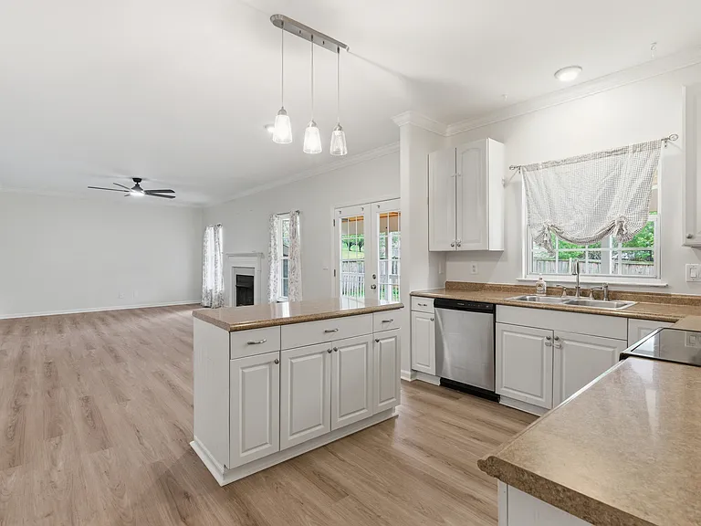 8020 Boone Trce — Photo 4
