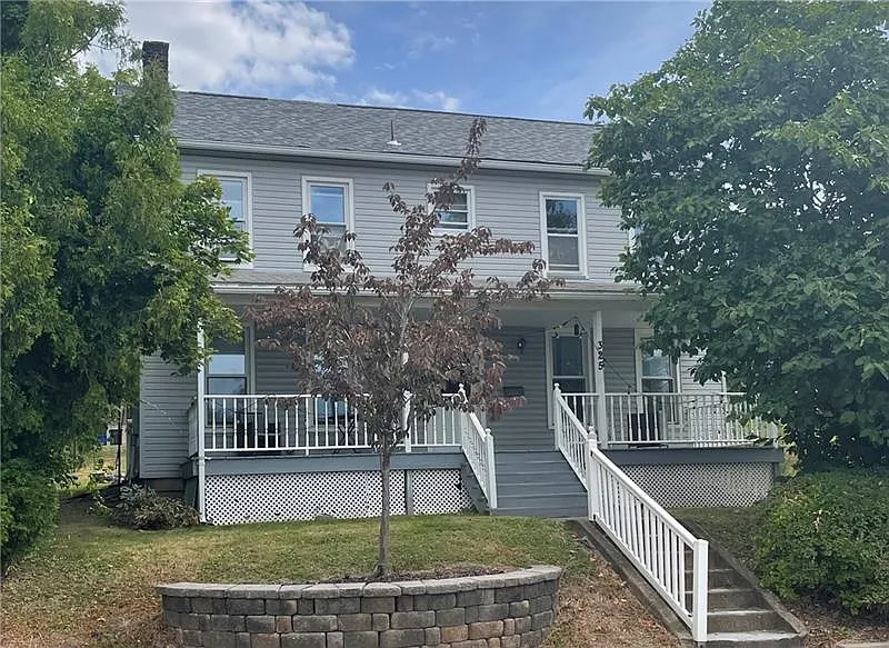 325 S Main St