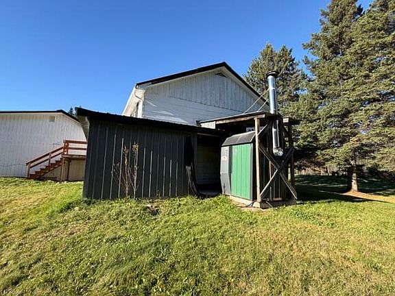 5th image of 930 Portage Road