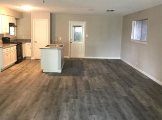 121 La Laja Dr, Angleton, TX 77515