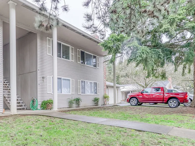 Edgewood Apartments in Vancouver, WA - 2 Bedrooms and 1 Bath — Photo 3