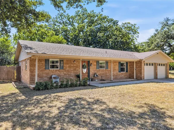 2107 16th St, Brownwood, TX 76801