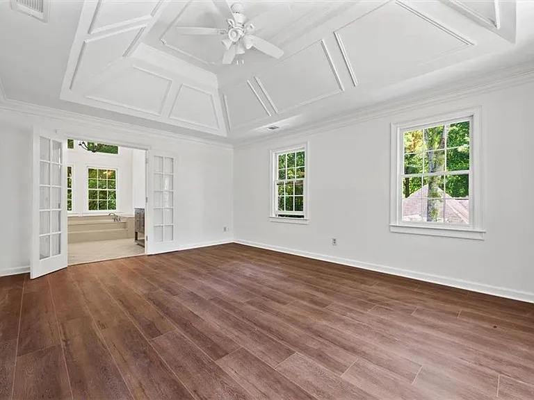 2120 Skyland Cove Ln — Photo 23