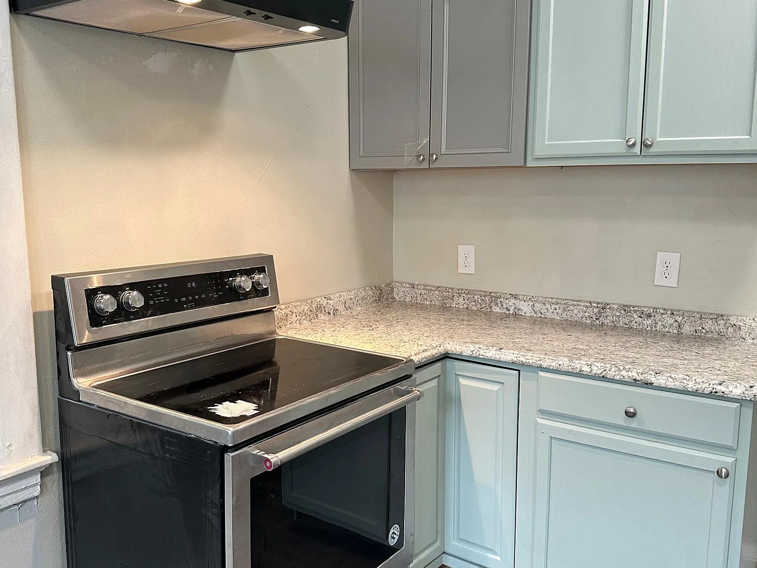 1255 Dewey Ave — Photo 4