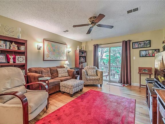 5th image of 316 N Oaks Blvd