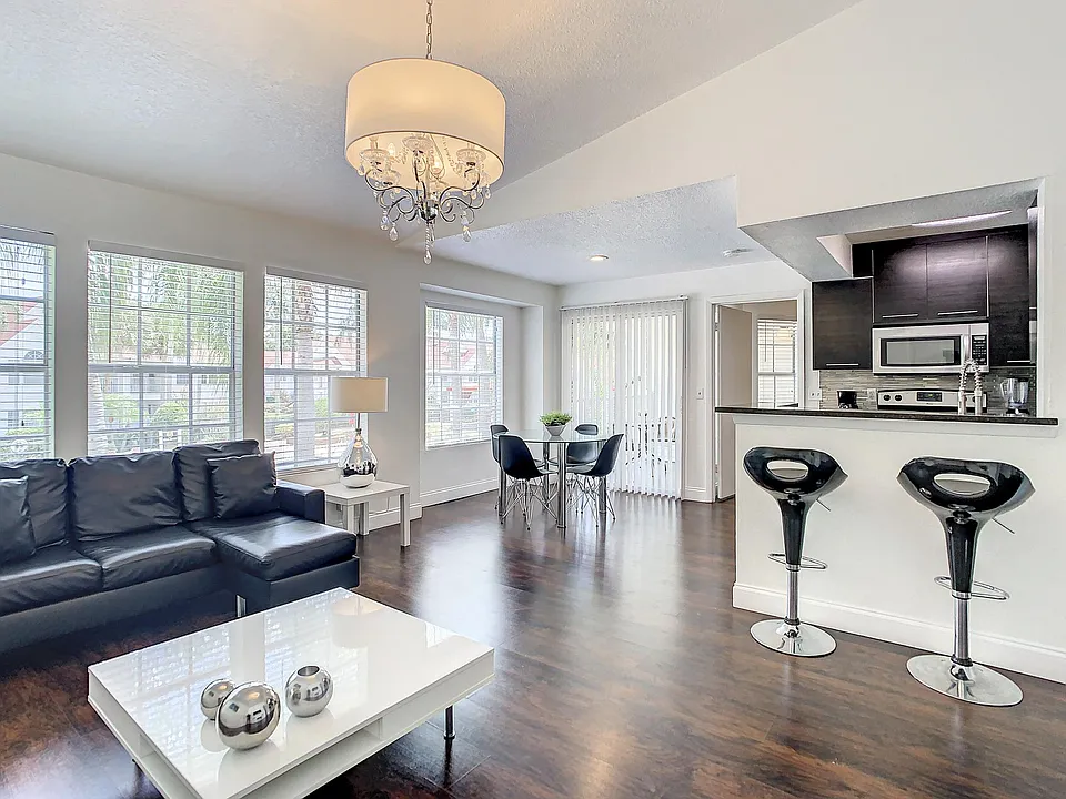 11532 Westwood Blvd #828