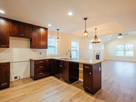 3rd image of 328 W 13th St
