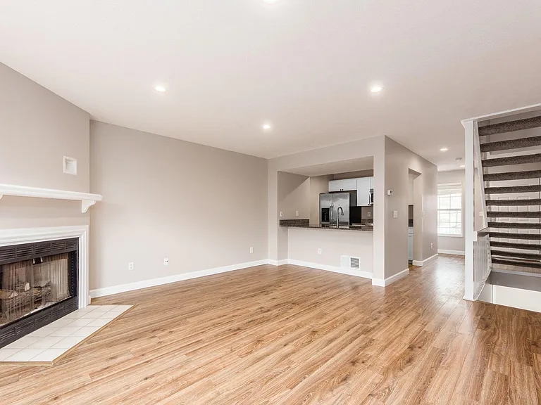 1807 Hobbes Dr — Photo 6