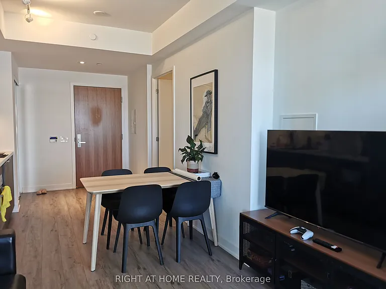 15 Queens Quay E #1307 — Photo 2