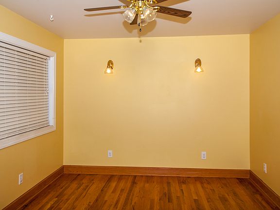 4th image of 2107 Lee St