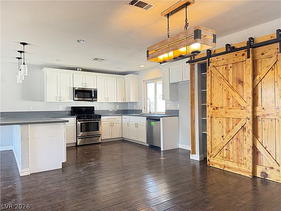 5th image of 725 Morrocco Dr