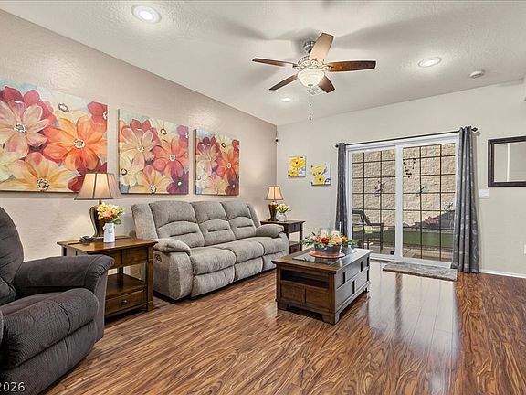 3rd image of 2562 Darda St