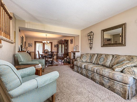 4th image of 2450 Clarke Crest Dr