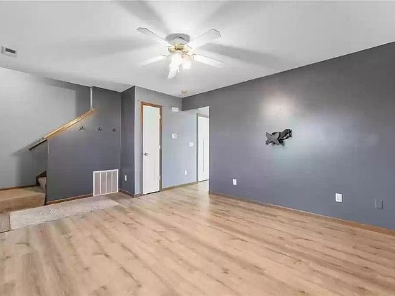 4th image of 422 N Stewart St