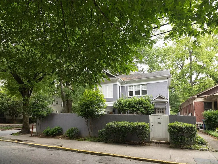 882 Charles Allen Dr NE — Photo 2