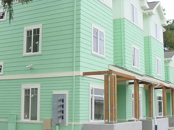 13907 SE Division St, Portland, OR 97236