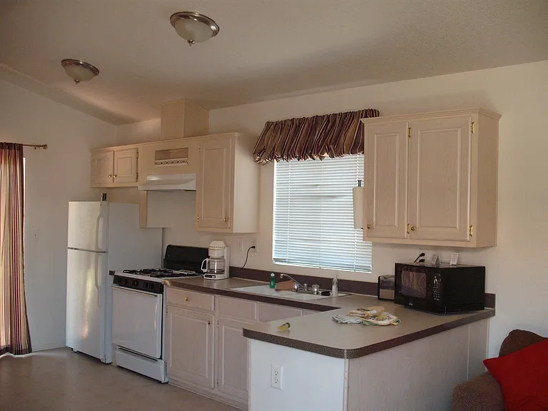 4949 Desert Knoll Ave #27 — Photo 8