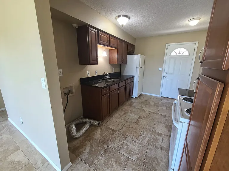 4141 Fargo St N — Photo 10