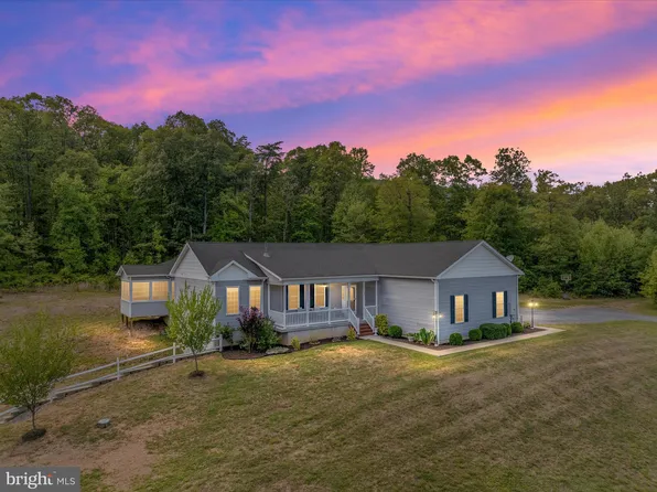 578 Excalibur Dr, Hedgesville, WV 25427