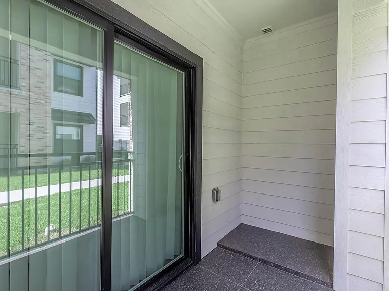 2011 Terrica Lane Square B1 2X2 #1-132 — Photo 15