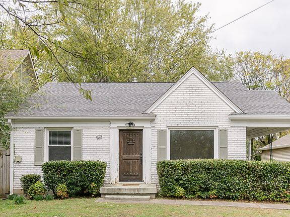 This beautifully refreshed 3bedx1bath home in North Inglewood offers both charming character and thoughtful updates.