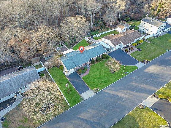 5th image of 97 Circle Dr W