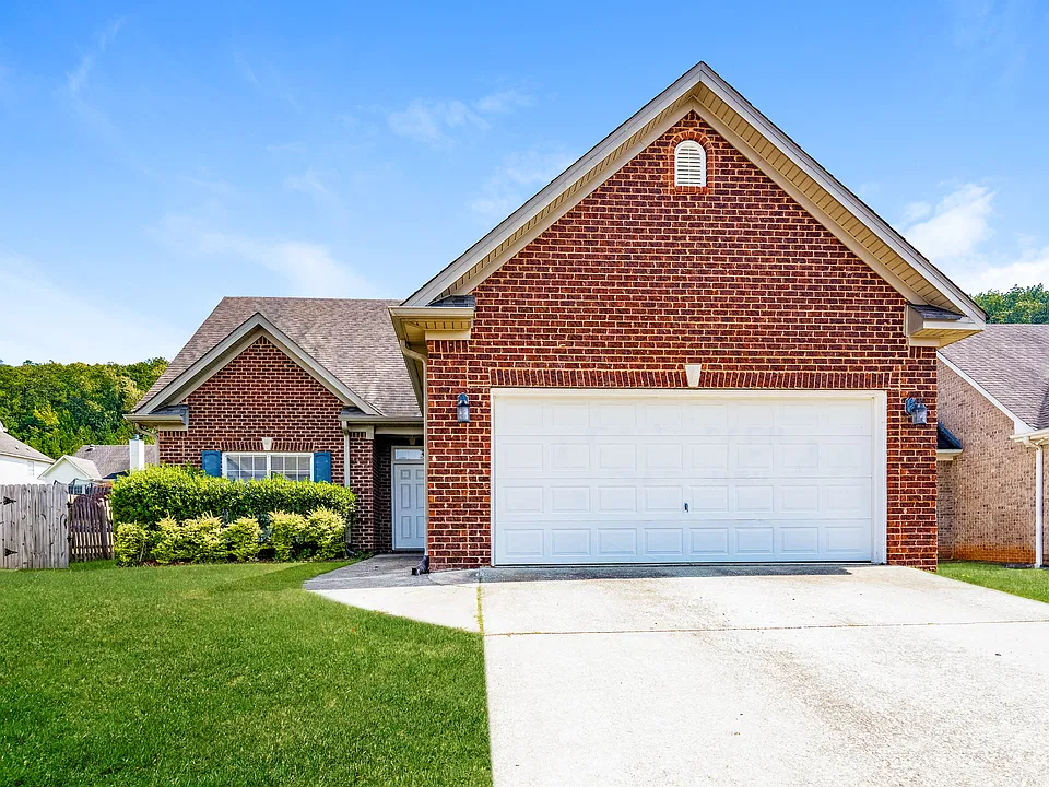 5956 Forest Lakes Cv