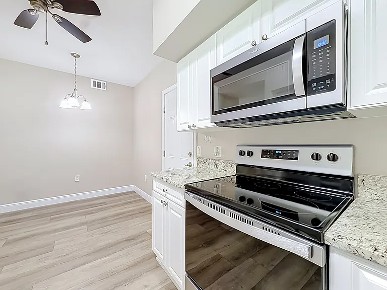 5281 Bowline Ct — Photo 13