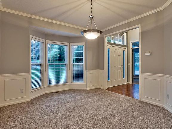 4th image of 8427 Frederick Ct
