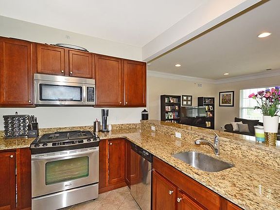 4th image of 836 Kirkland Ct