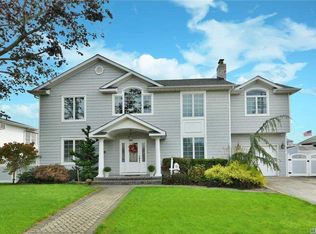 79 S Bay Ave, Massapequa, NY 11758