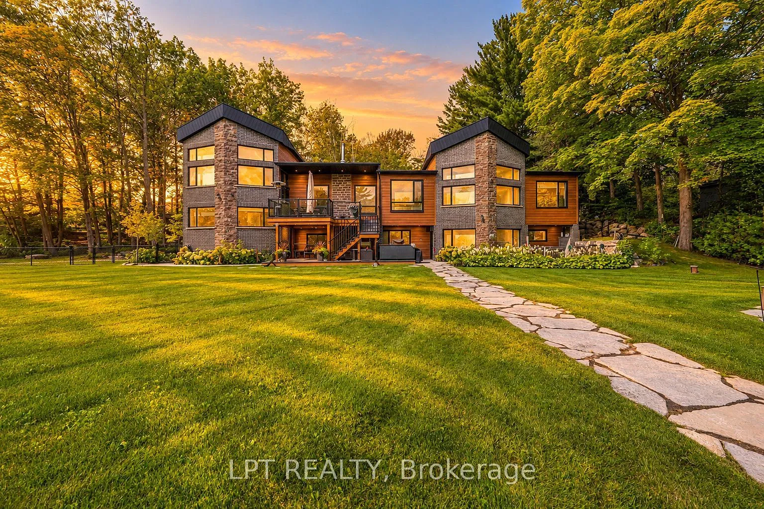 4 bed, $4,650 — Photo 1