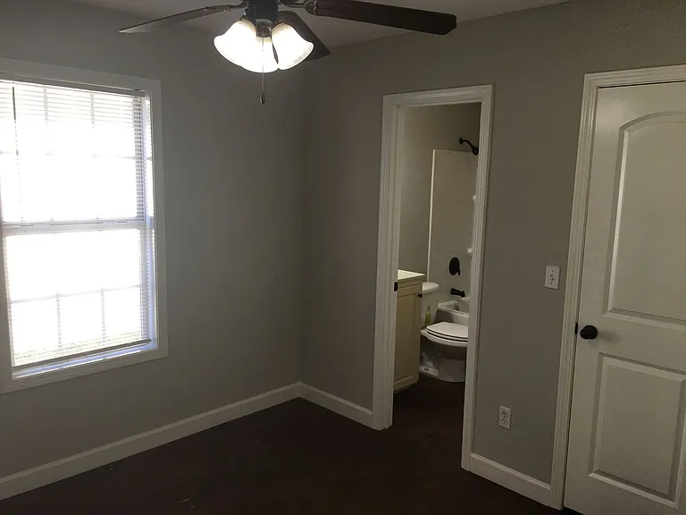 325 Countryview Cv — Photo 4
