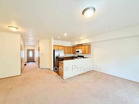 4th image of 855 NW Ivy St