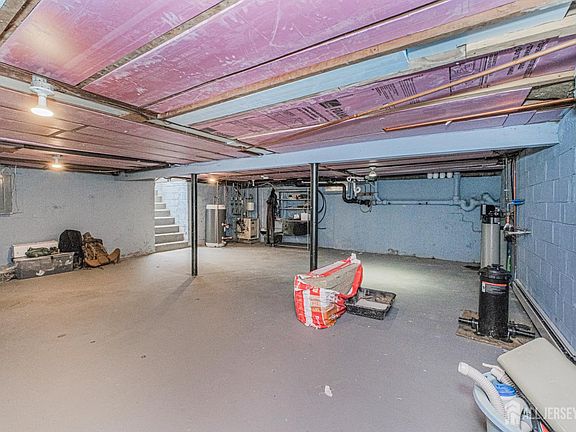 5th image of 1010 Morgan Ave