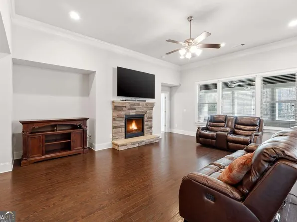 1810 Geranium Ln, Cumming, GA 30040