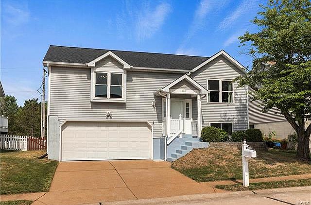 1st image of 268 Bracadale Ave