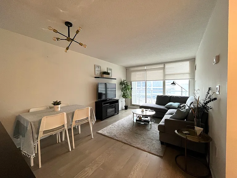 10 Navy Wharf Ct #608 — Photo 11
