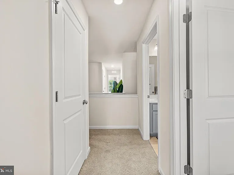 154 Hannock St — Photo 37