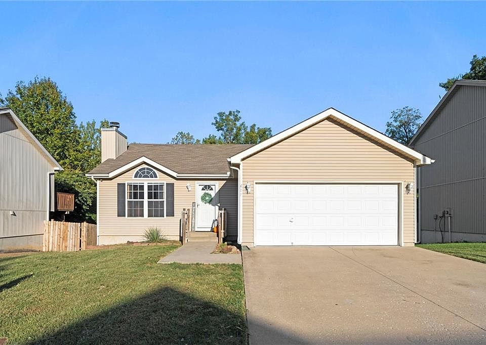 1st image of 411 N Queen Ridge Ave