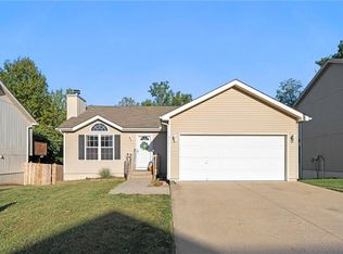 411 N Queen Ridge Ave, Independence, MO 64056