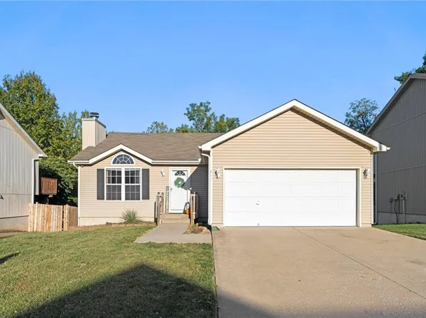 411 N Queen Ridge Ave, Independence, MO 64056