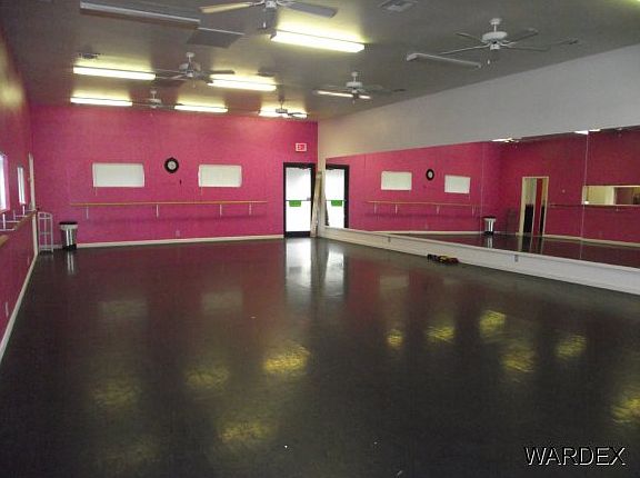 3rd image of 824 Gemstone Ave