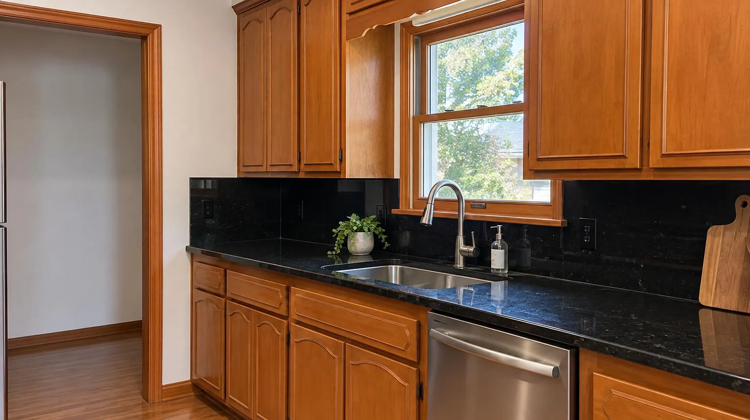 1 bed, 1.0 bath, 1000 sqft, $1,139 — Photo 3
