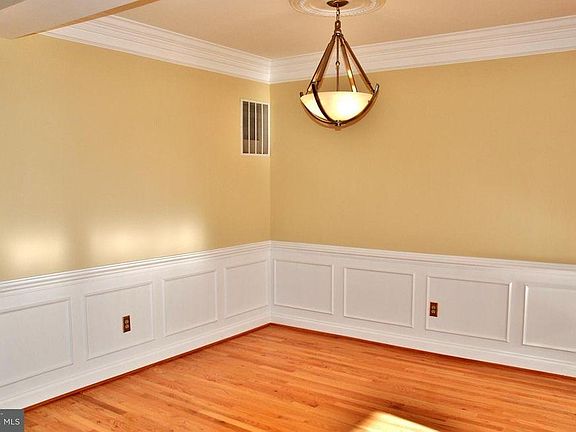 4th image of 1130 Regal Oak Dr