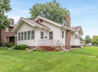 902 Ridgewood Ave, Ames, IA 50010