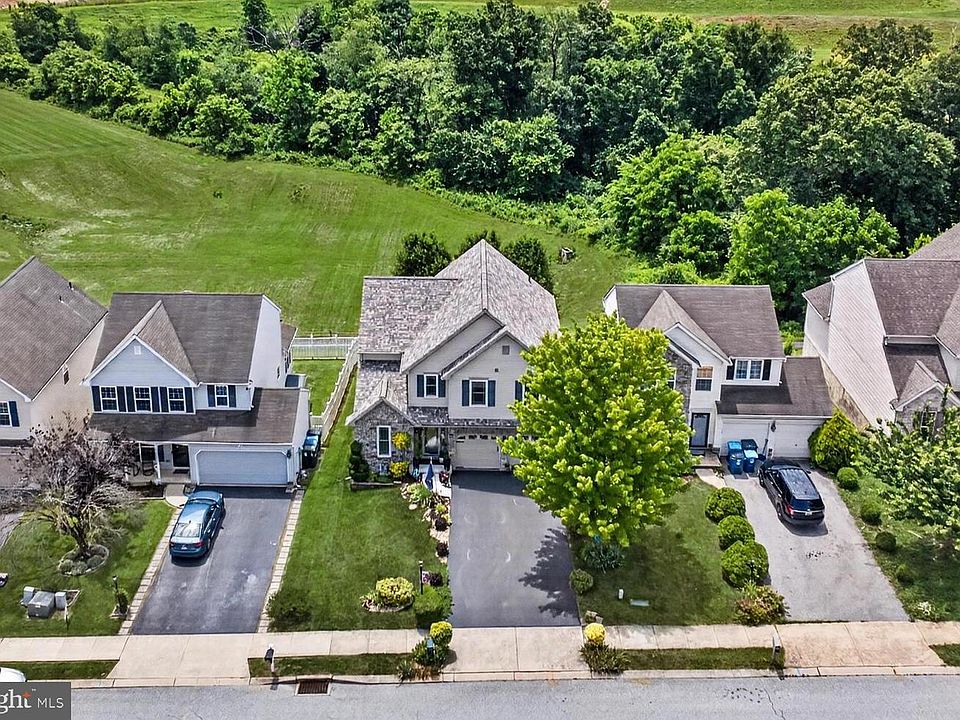 1st image of 325 Thomas Armor Dr