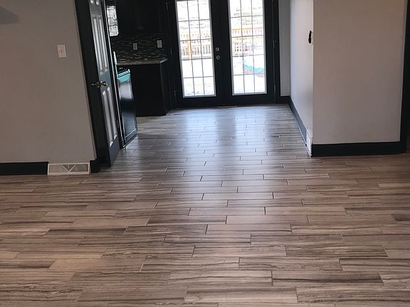 2nd image of 4557 Admiral Dr